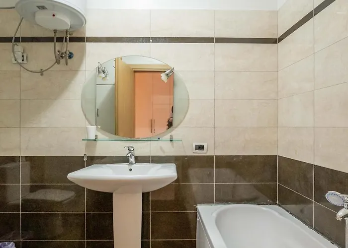 Tirent Apartment-spacious 2-bedroom In Delijorgji ティラナ