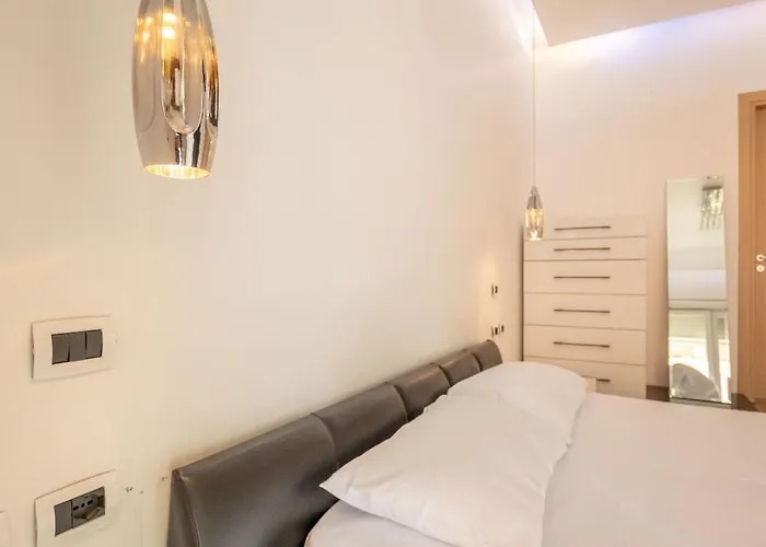 Tirent Apartment-spacious 2-bedroom In Delijorgji アパート ティラナ