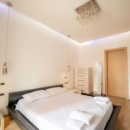 Lejlighed Tirent Apartment-spacious 2-bedroom In Delijorgji *