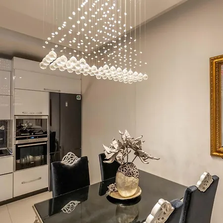 Lejlighed Tirent Apartment-spacious 2-bedroom In Delijorgji *