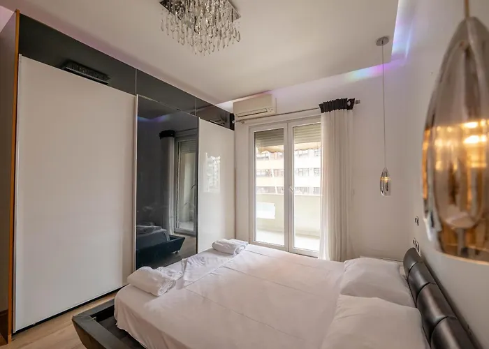 Apartmán Tirent Apartment-spacious 2-bedroom In Delijorgji *