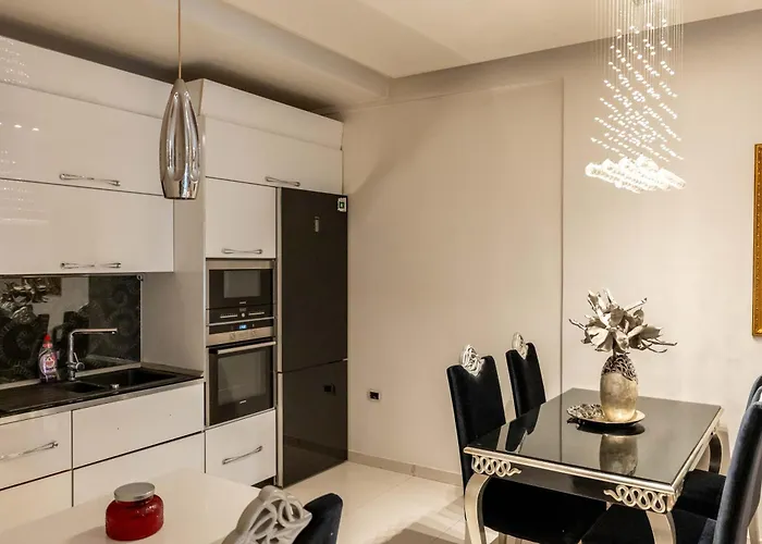 Tirent Apartment-spacious 2-bedroom In Delijorgji Apartmán Tirana